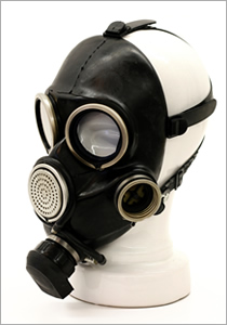 Russische Gasmaske GP7-V - runde Augen - BLACKSTYLE Latexbekleidung aus  Berlin / rubberwear from berlin - Latexanzüge,Bondage,Toys ...
